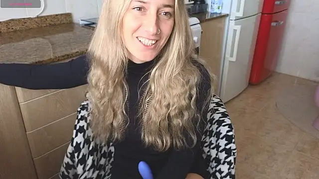 Lunamix live sex cam