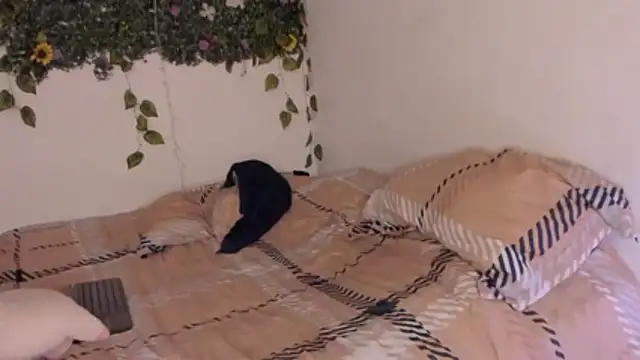 chloe_kisses - Chloe_kisses's free webcam - UK Sex Cams