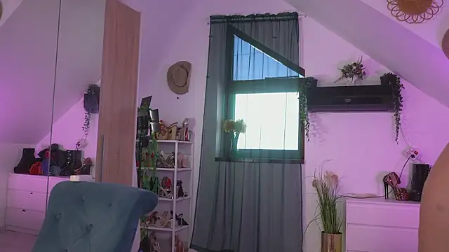 Amaliamour live sex cam