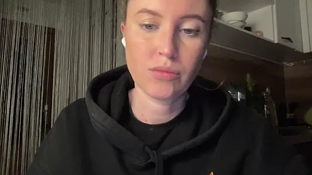 ameli8 - Ameli8's free webcam - UK Sex Cams