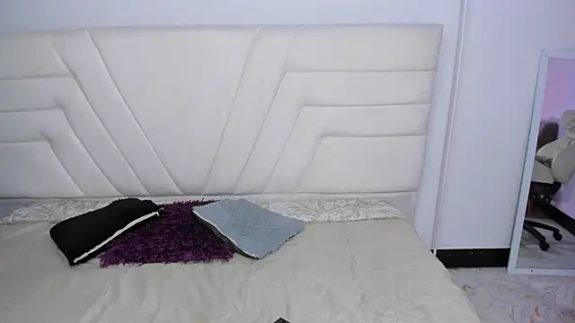 fressittalove01 - Fressittalove01's free webcam - UK Sex Cams