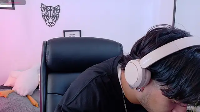 elian_savoy (M young) - make me cum daddy  🥵🥵