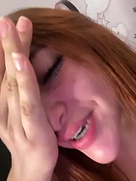 Webcam Model (daliz_20_z)  is live.Free join now!