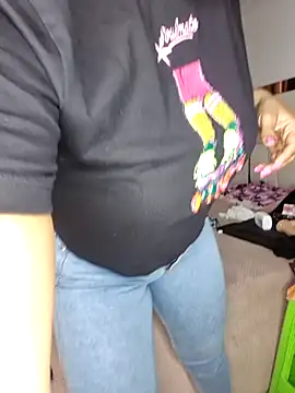 karla-bruni (F milf) - My tits bounce