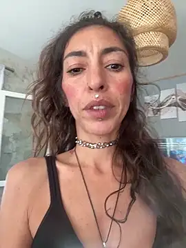 Amani_thewolf webcam