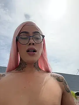 miss_tatiana_ (T young) - OUT SHORT AND JERK OFF