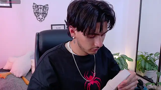 elian_savoy (M young) - make me cum daddy  🥵🥵