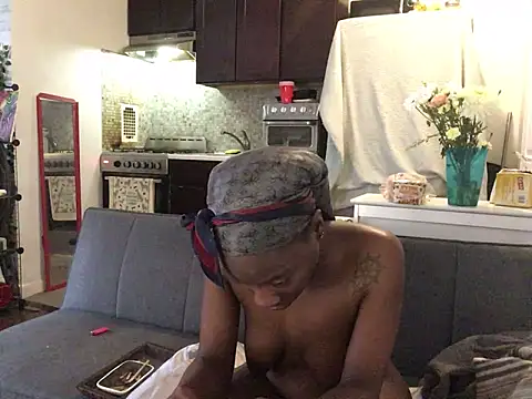 littyleesh1 - Littyleesh1's free webcam - UK Sex Cams