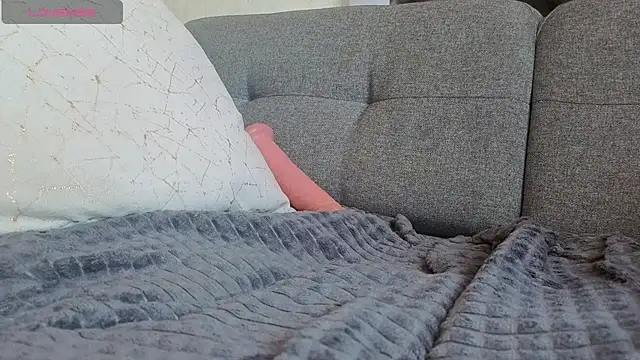 biancka_ (F young) - RIDE DILDO+4 MIN CONTROL