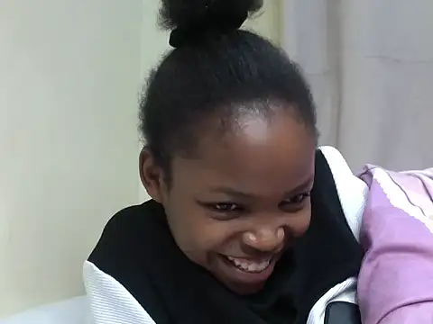 queen-sasha - Queen-sasha's free webcam - UK Sex Cams