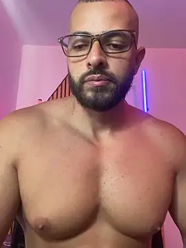 magnumchris - Magnumchris's free webcam - UK Sex Cams