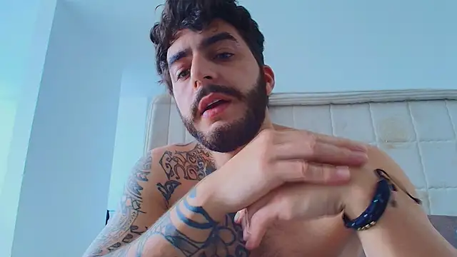 thomas_gun - Thomas_gun's free webcam