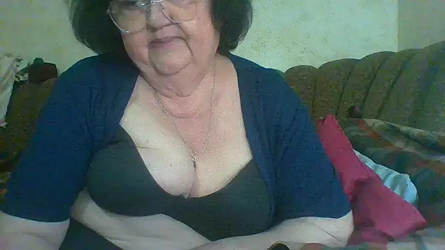 milasky5303 - MilaSky5303's free webcam