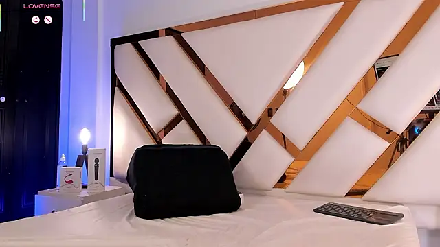 aron_cruz (M young) - :devil: kiss of love and warmth