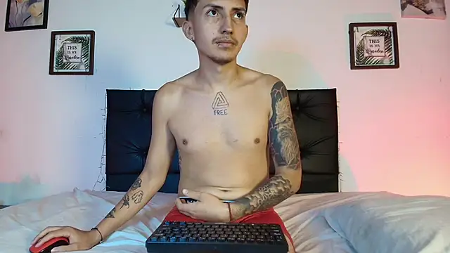 sarah_and_taylor webcam