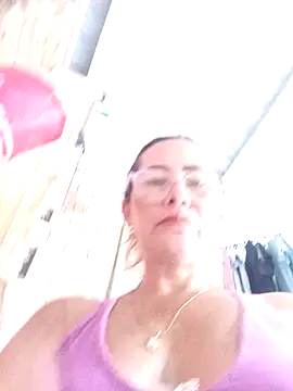 salome_69 (F milf) - Show pussy