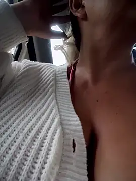 sammyqueenx21 (G milf) - show ass with oil and spank