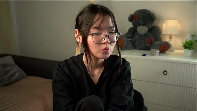 NelleMihalko live sex cam