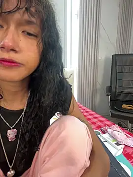 hampensweet (F teen) - puppy fingers