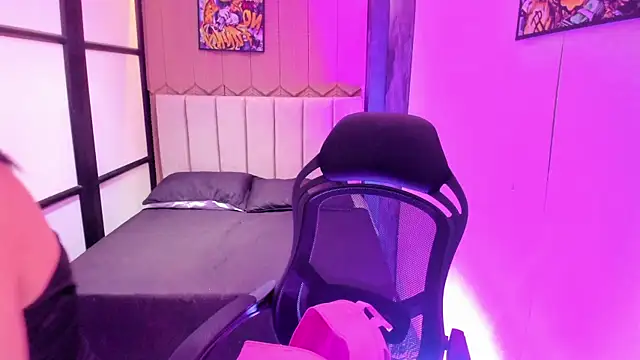 gemmabrown (F teen) - zoom in on the pussy