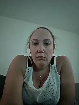 Webcam Model (Wisie_Cutie)  is live.Free join now!