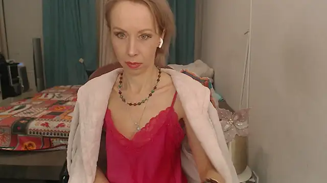 LuxuryNika live sex cam