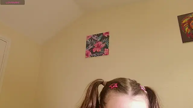 Milky_flexy_cat live sex cam