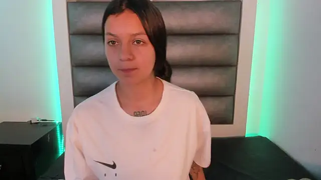 bonnie_js - Bonnie_js's free webcam - UK Sex Cams