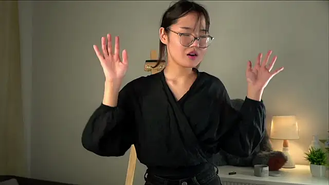 NelleMihalko live sex cam