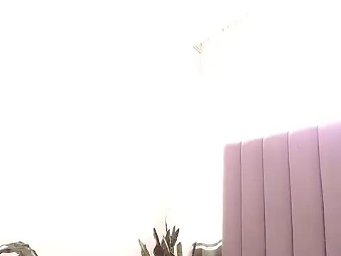 saara_johnson496 live sex cam