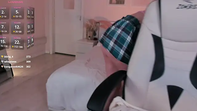 ooops_boobss (F young) - put BBC between my tits and bounce