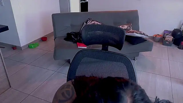 unatatuada (F young) - suck fingers + eyed contact