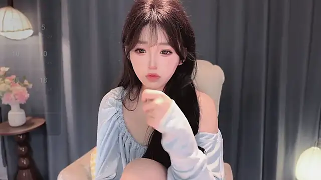 美女Yaiyigirl在线直播