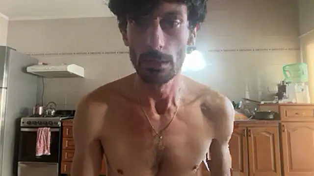 nicolaaaaas Live Webcam on Stripchat