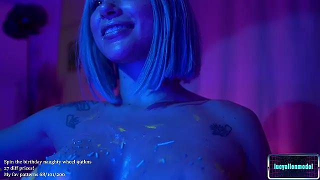 LucyAllenX live sex cam