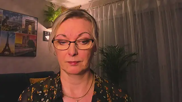 vanessa_chat (F mature) - ....