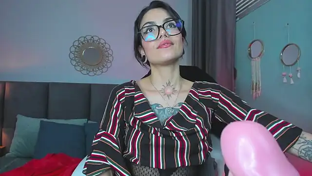 Esmeralda_CO live sex cam