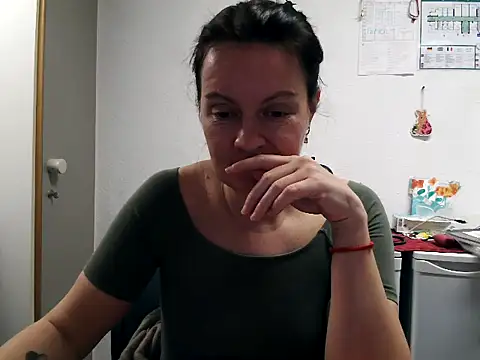 lovenbloom (F milf) - Welcome back!!!!!