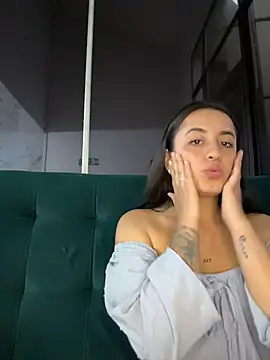 Antonella_Julieta from StripChat is Freechat