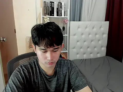 davincihugecock - Davincihugecock's free webcam - UK Sex Cams