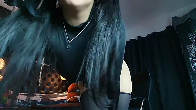 alexhoe_ (F young) - Choose the goal with a poll