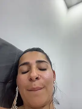 meganmilk1 (F young) - Squirt