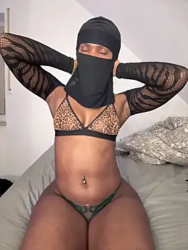 kiaraamara (F teen) - Show boobs and play🎭