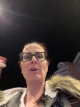 natakitten (F milf) - Skirt off in public/on bus, LT🎥😱