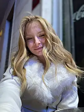 anastasiaaniess (F young) - Need hugsss :heart: