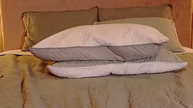 busty_zay - Busty_Zay's free webcam - UK Sex Cams