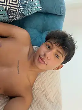 leonarrrd_01 (M young) - twerk and jerk off show