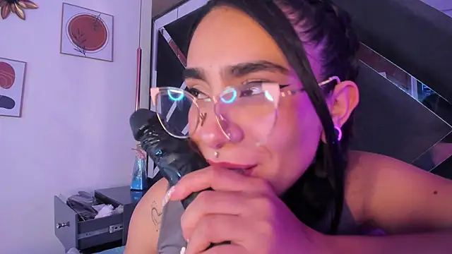 pamelared_ - PamelaRed_'s free webcam - UK Sex Cams