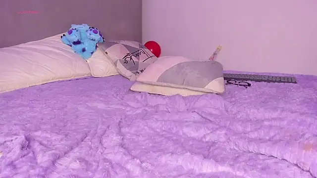 kimapril - KIMAPRIL's free webcam - UK Sex Cams