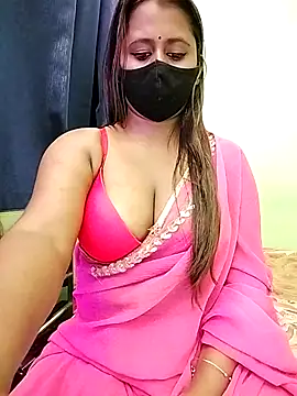 Webcam Model (LoveLy-Soneya)  is live.Free join now!